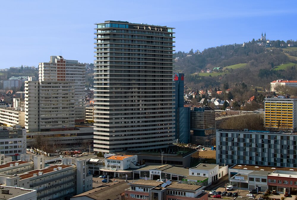 bruckner_tower_quer